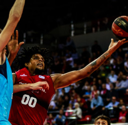 El Casademont Zaragoza doblega al Movistar Estudiantes (67-85)