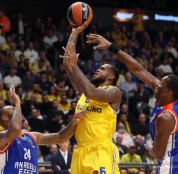 El Maccabi reacciona y derrota al Efes, 80-72