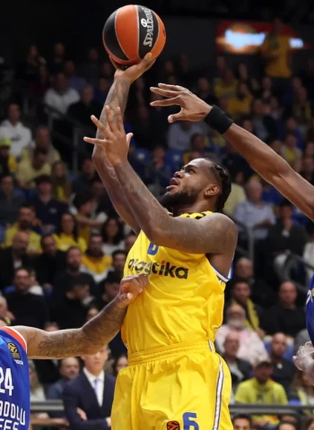 El Maccabi reacciona y derrota al Efes, 80-72