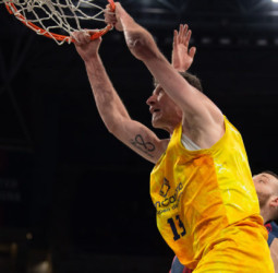 Superlativo ‘Granca’ para tomar el Buesa Arena (70-86)
