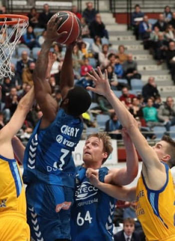 Delteco GBC cae en casa a pesar de su remontada final (80-87)