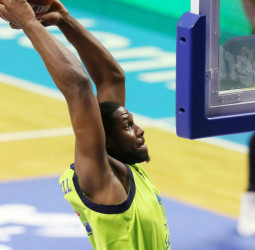 El Dinamo Sassari llega a un acuerdo con Tony Mitchell