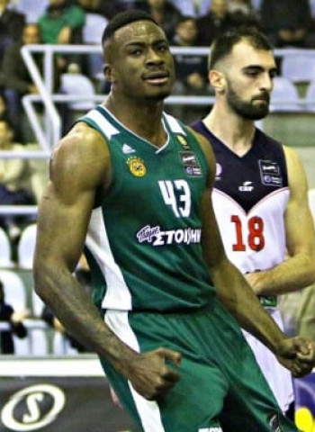 Como la noche y el día, el Khimki vuelve a perder y Panathinaikos no conoce la derrota
