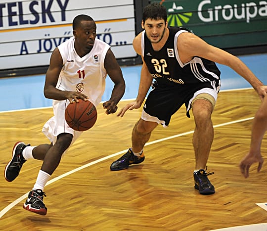 El Enel Brindisi firma al base Obie Trotter