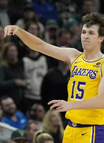 Remontada, dos prórrogas y victoria de los Lakers sobre los Bucks