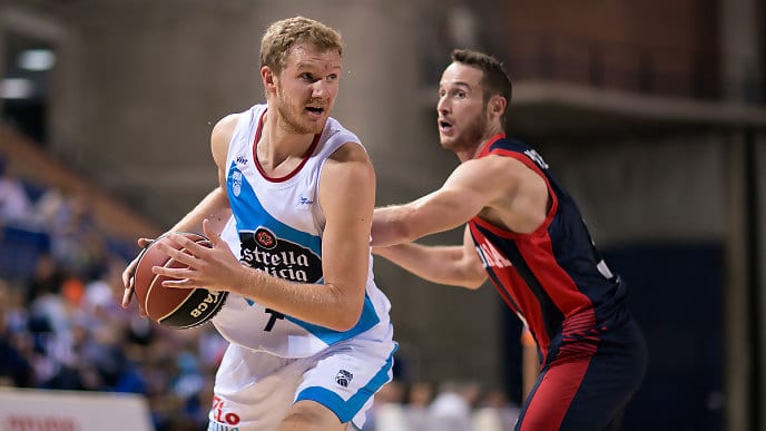 El Monbus Obradoiro supera al Baskonia en su estreno (82-96)