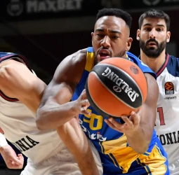 Maccabi mostró su resiliencia al superar a Baskonia con una sólida defensa, 89-81