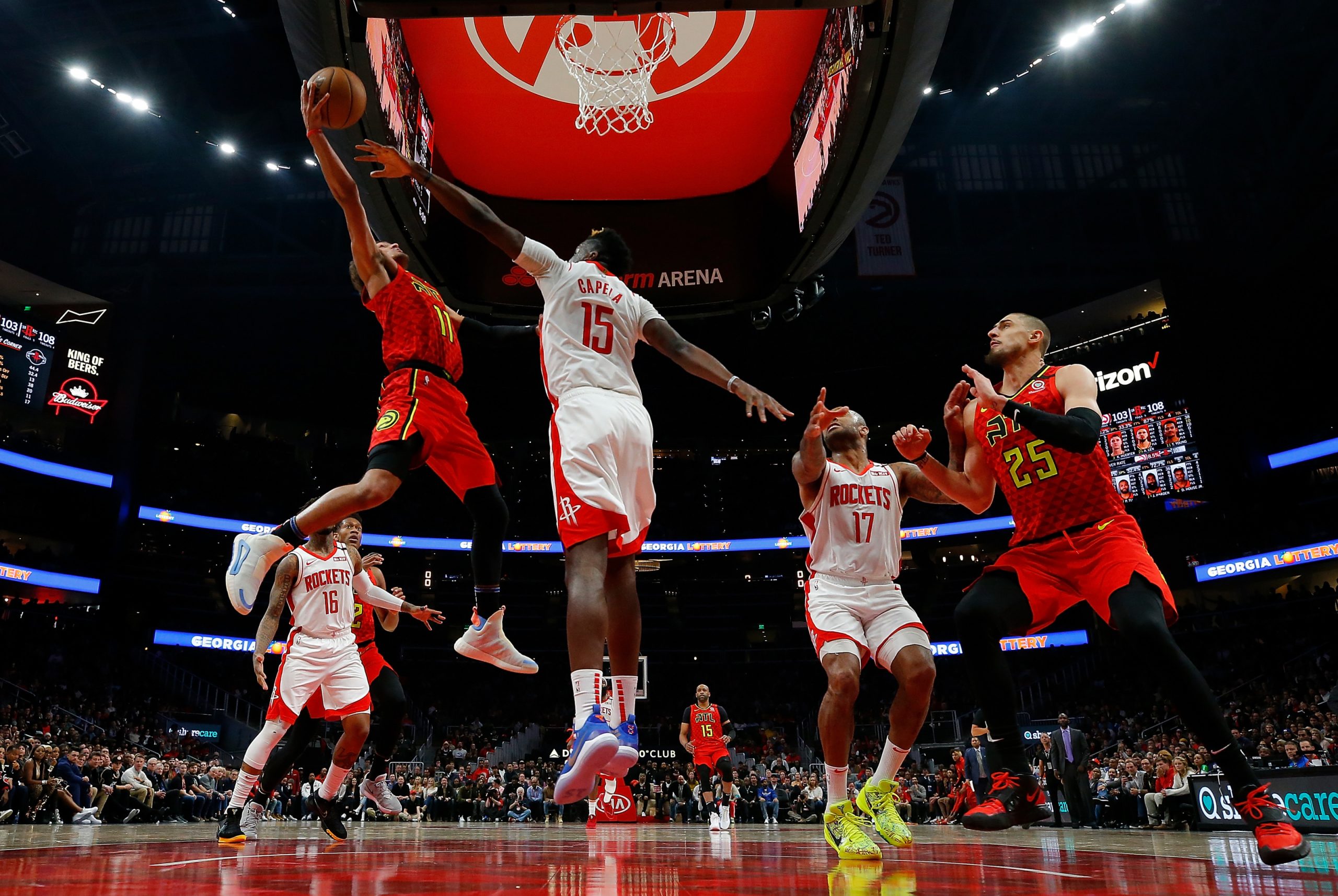Clint Capela, triple-doble con 10 tapones