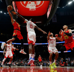 Clint Capela, triple-doble con 10 tapones