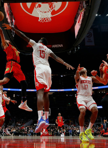 Clint Capela, triple-doble con 10 tapones