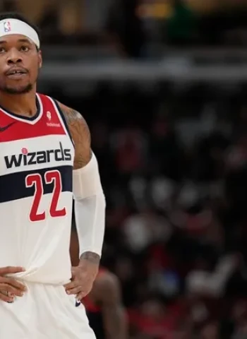 Richaun Holmes, muy cerca de fichar por el Panathinaikos