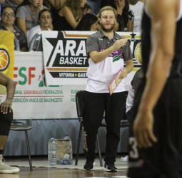 Piratas del Basket con Mikel Ereño