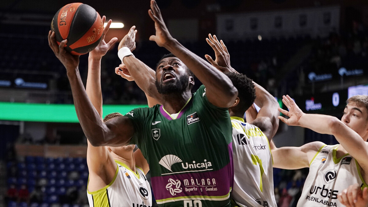 El Unicaja sobrevive al Urbas Fuenlabrada (90-86)