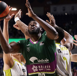 El Unicaja sobrevive al Urbas Fuenlabrada (90-86)