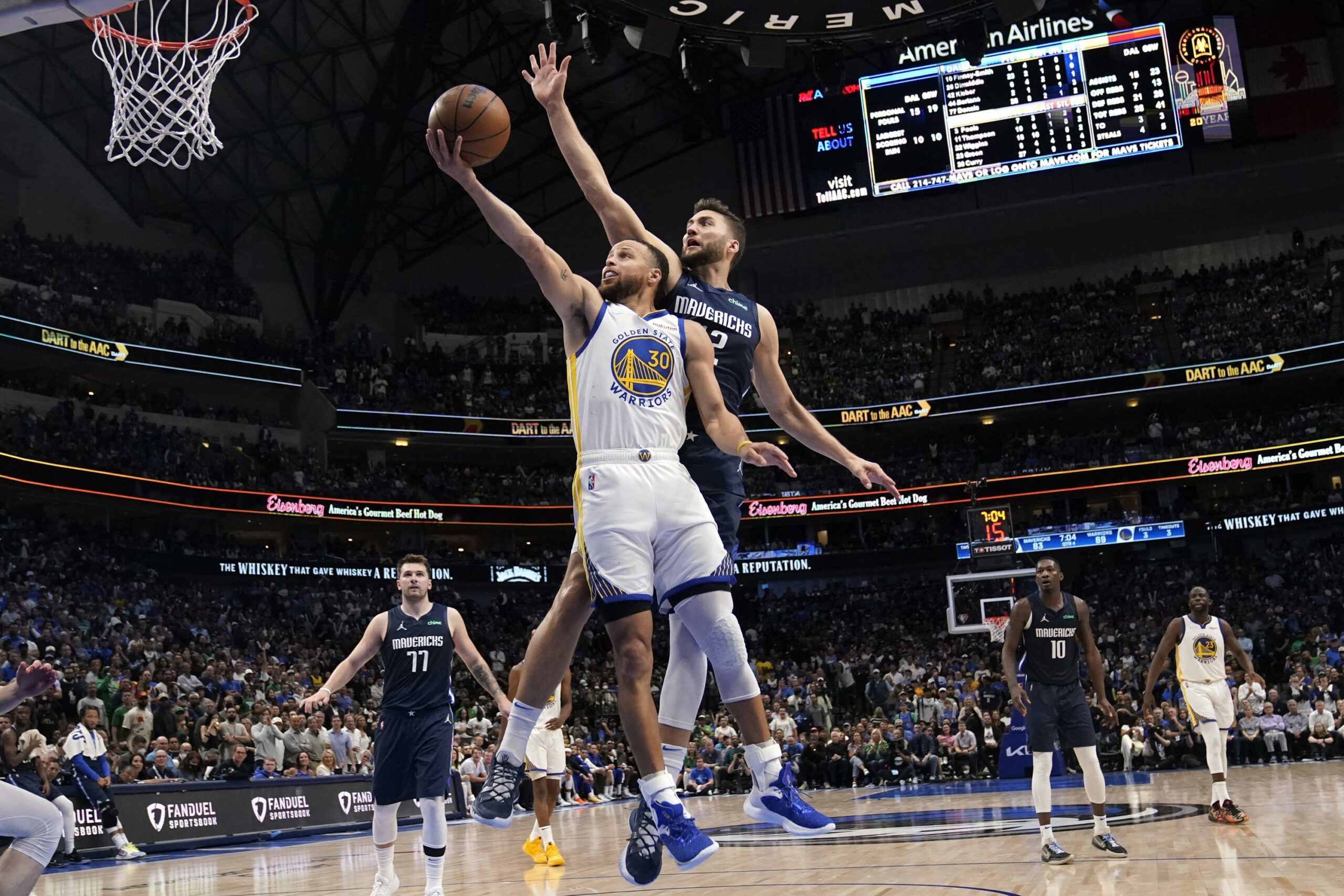 [3-0] Los Warriors se colocan a una victoria de la final NBA (109-100)