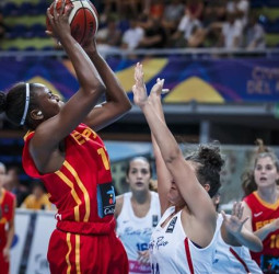 Victoria en el peligroso debut en Udine (74-42)