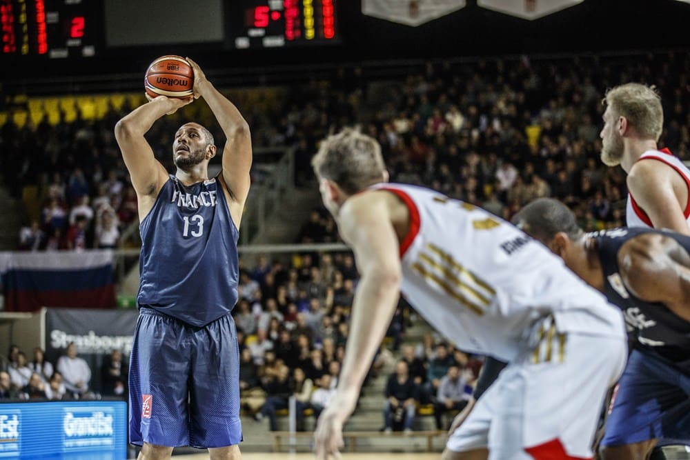 Ventanas FIBA: Bourousis lidera a Grecia, Cate a Rumanía y Diaw sentencia a Rusia