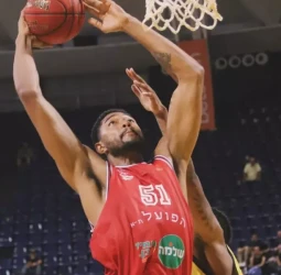 Real Madrid y Fenerbahce mantienen su atención sobre Bruno Caboclo