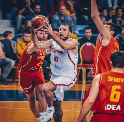 Carácter y talento para conseguir la primera victoria (66-79)