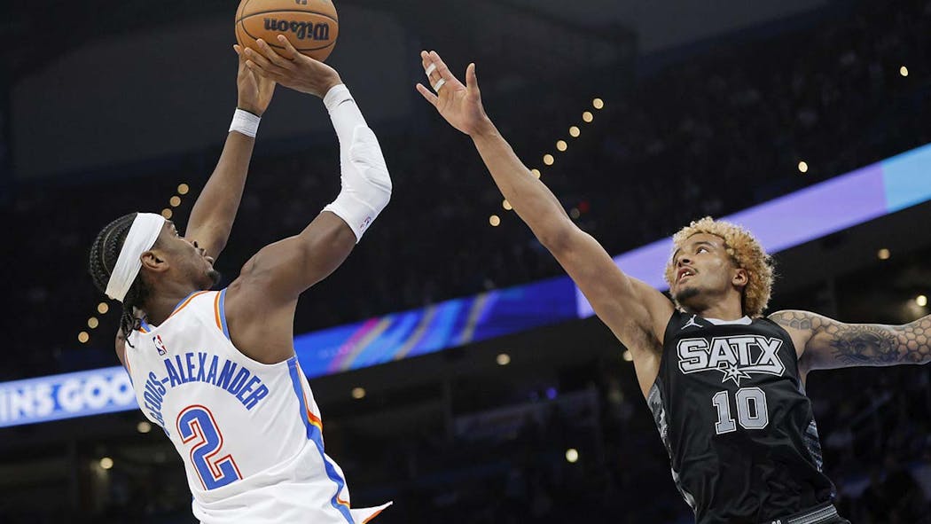 Los Thunder mantienen su buena línea ante los Spurs, 93-105