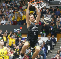 El juego coral de Tenerife fue demasiado para Gran Canaria (89-73)