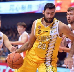 Ioannis Bourousis volverá a Europa la temporada que viene