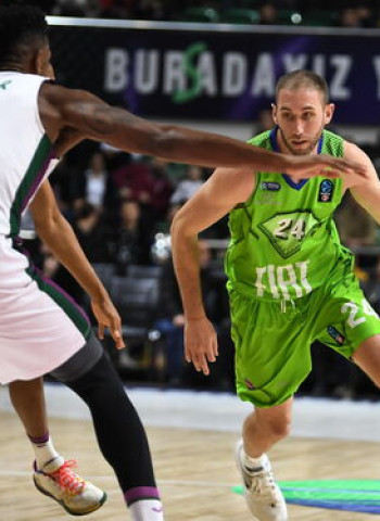 El AEK Atenas negocia con Matt Lojeski