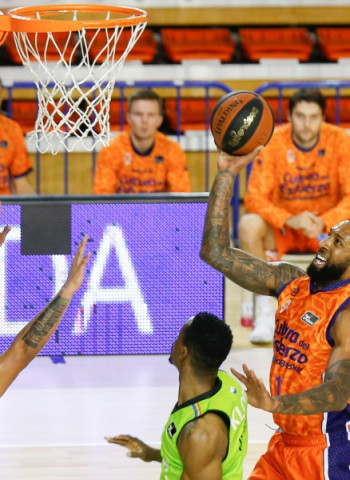 La 4ª plaza en Liga Endesa en juego ante Urbas Fuenlabrada en el regreso del público a la Fonteta