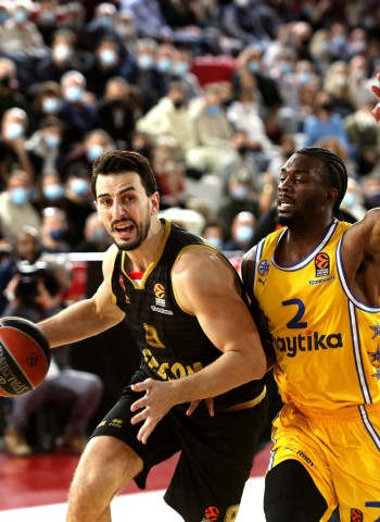 El Mónaco vence al Maccabi para terminar el 2021 con una nota alta (82-76)