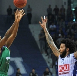 El Lokomotiv negocia con Jenkins y tantea a Fogg
