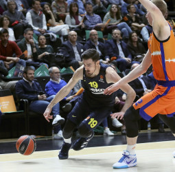 El Fenerbahçe gana en La Fonteta (86-93)