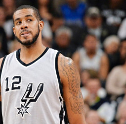 Los Spurs arrasan en el primero (1-0)