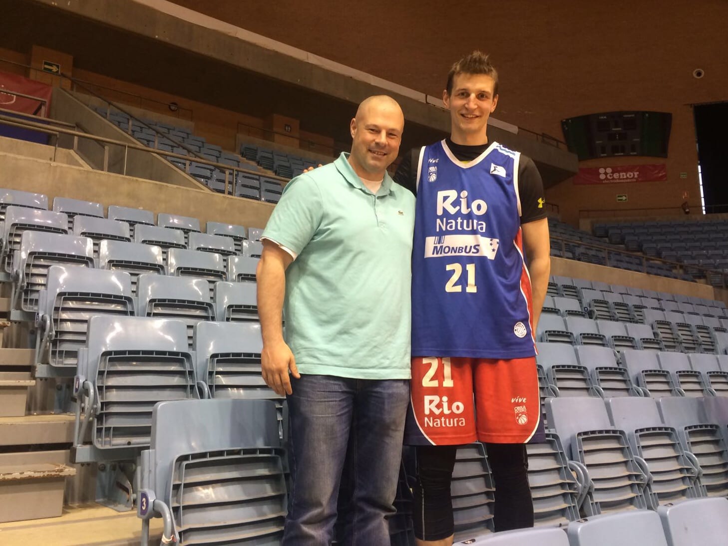 El seleccionador de Polonia, Mike Taylor, en Sar con Adam Waczynski