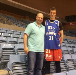 El seleccionador de Polonia, Mike Taylor, en Sar con Adam Waczynski