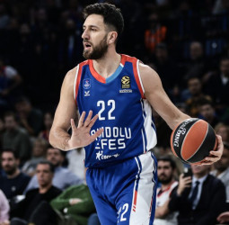 Los Thunder oficializan el fichaje de Vasilije Micic