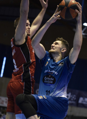 La alegría vuelve al Monbus Obradoiro (87-82)