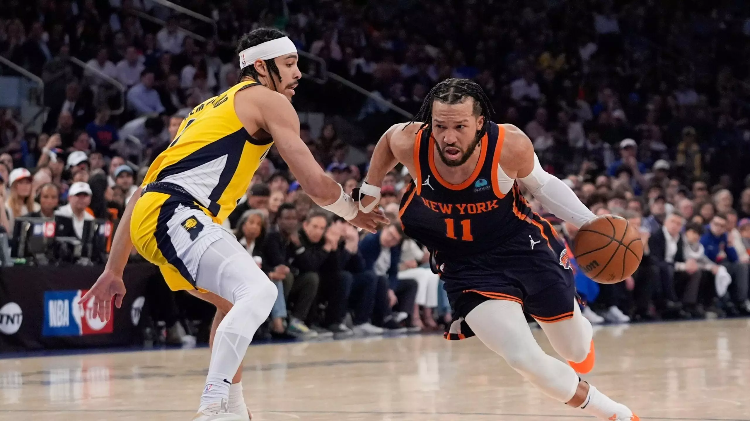 Brunson desata la locura en el Madison, 130-121 [2-0]