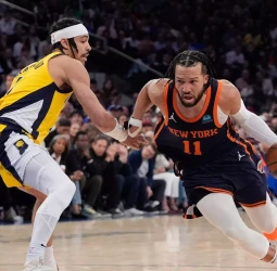 Brunson desata la locura en el Madison, 130-121 [2-0]