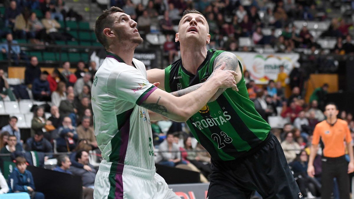 Victoria del Unicaja ante la Penya en un partido igualado durante 35 minutos (82-97)
