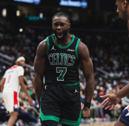 Boston Celtics arrasa a los Washington Wizards, 122-102