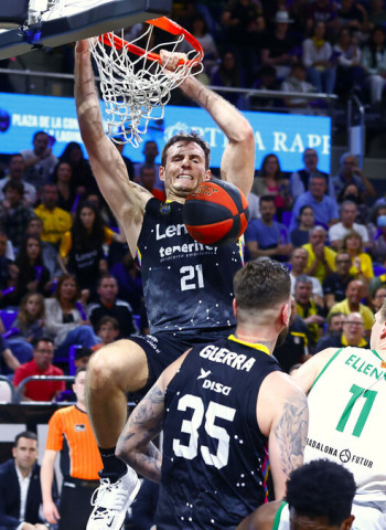 Victoria con valor doble para el Lenovo Tenerife (85-68)