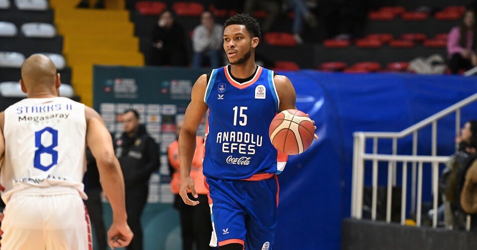 El Anadolu Efes le hace una oferta de renovación a PJ Dozier