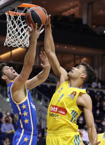 El triple relanza al ALBA Berlín ante el Maccabi (91-86)