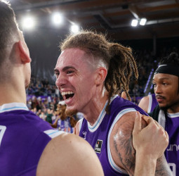 El Zunder Palencia se agarra a la permanencia, 82-54