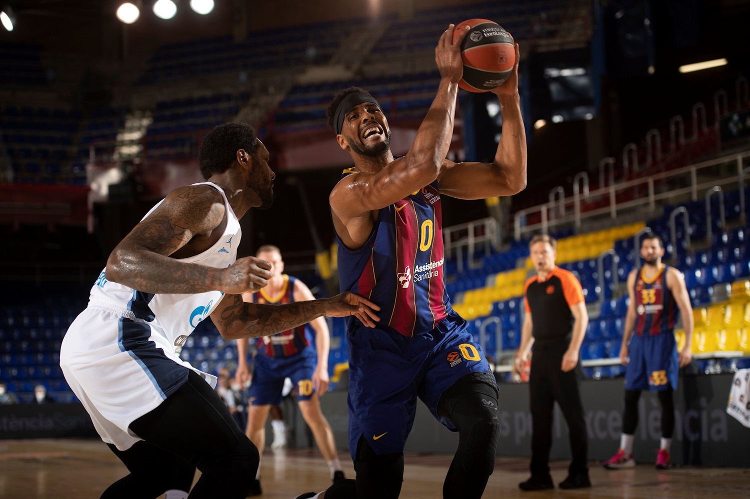 Este Barça sabe sufrir e iguala la eliminatoria (81-78) [1-1]