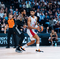El último cuarto sentencia al Baskonia, 76-69