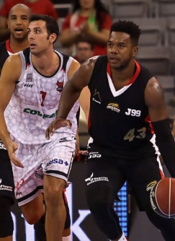 Guaros de Lara vence al Fundación CB Granada tras una prórroga (93-96)