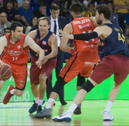[1-1] Un segundo cuarto excelso permite al Barça forzar el tercer partido en La Fonteta (91-79)