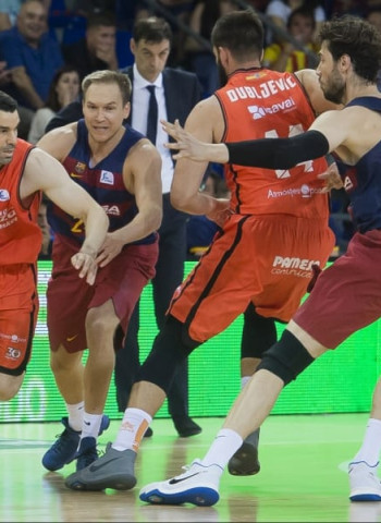 [1-1] Un segundo cuarto excelso permite al Barça forzar el tercer partido en La Fonteta (91-79)