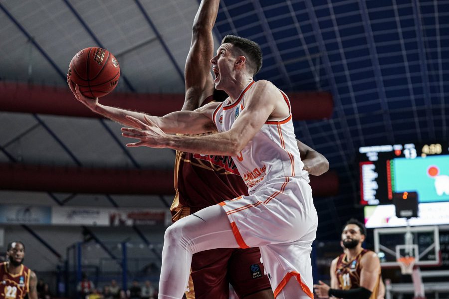 El segundo cuarto condena a Valencia Basket en Venecia (81-74)
